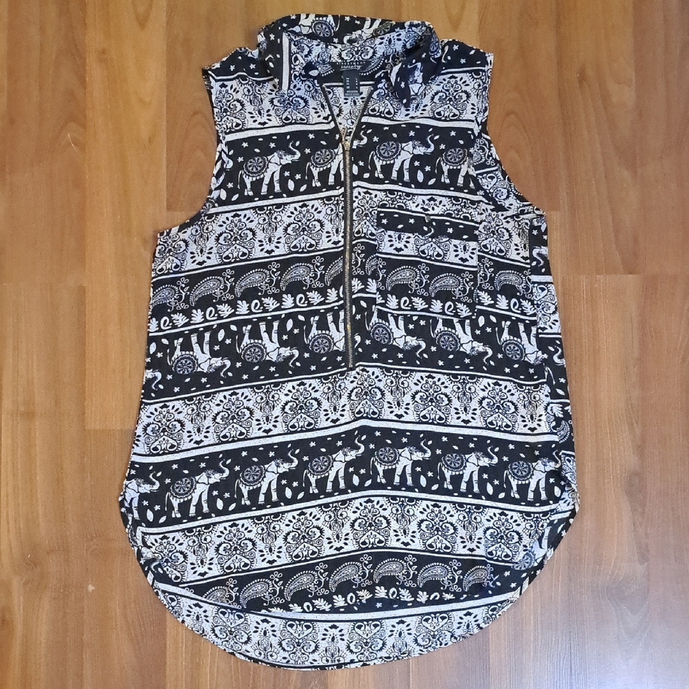 Streetwear Society Black and White Sleeveless Elephant Print Blouse